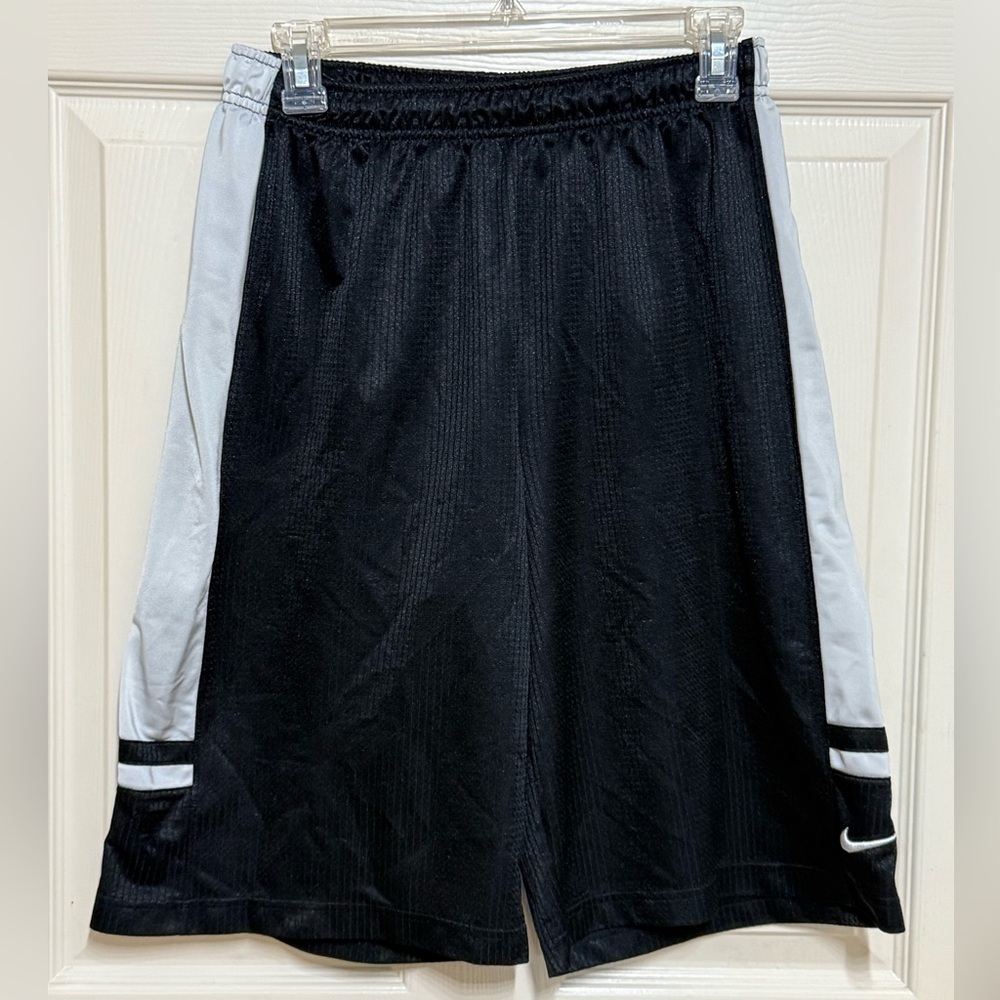 NIKE BOYS BASKETBALL shorts 522433-014 Youth XL